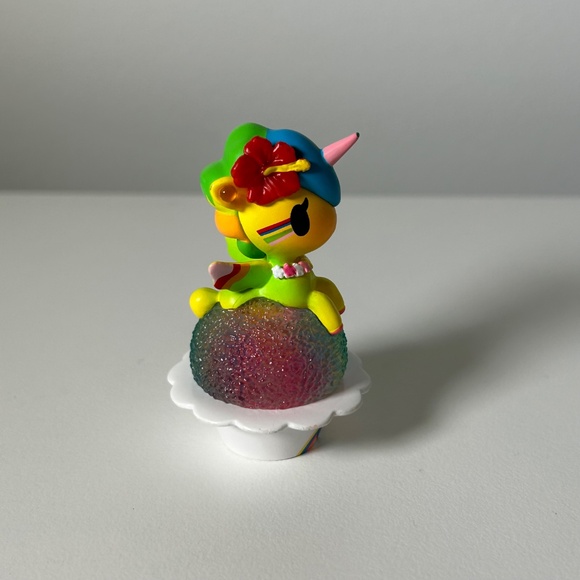 Tokidoki Delicious Unicorno Alohacorno Shaved Ice Rainbow Vinyl Figure (B9) - Picture 5 of 7